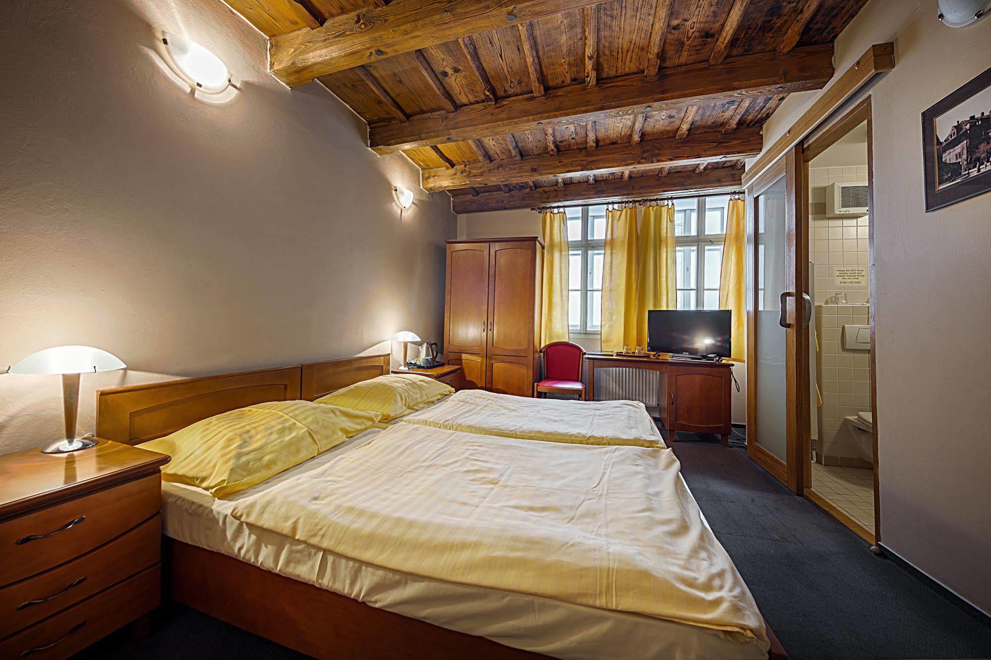 U Tri Bubnu Hotel 3*